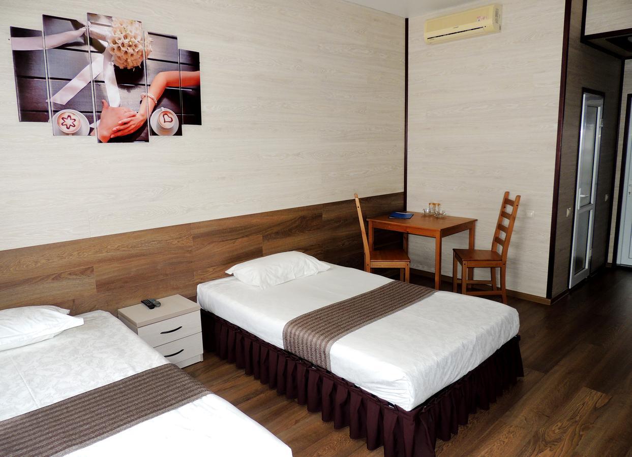Laguna Hotel Костанай Екстериор снимка