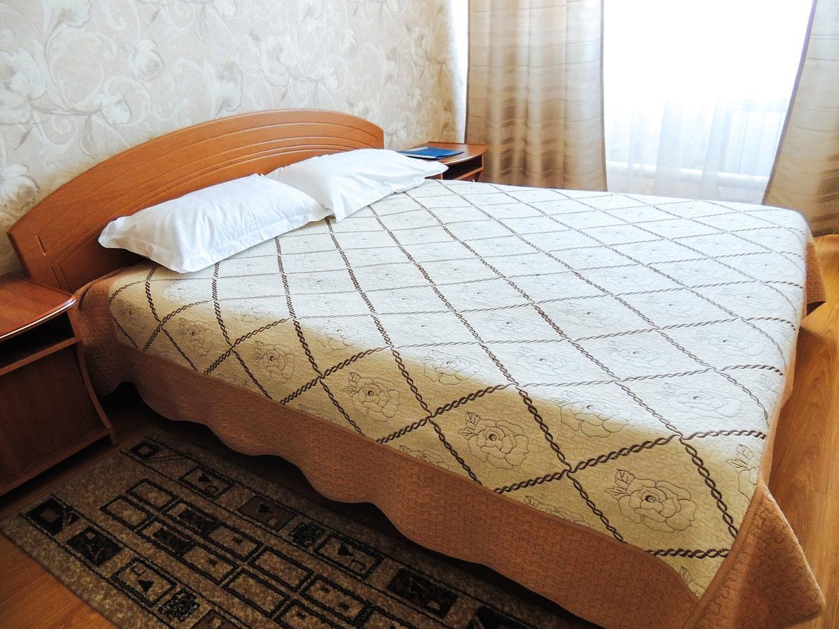Laguna Hotel Костанай Екстериор снимка