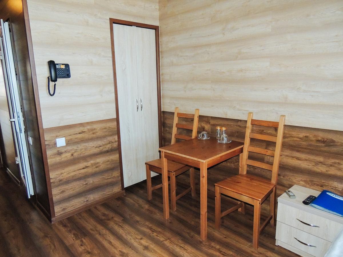 Laguna Hotel Костанай Екстериор снимка