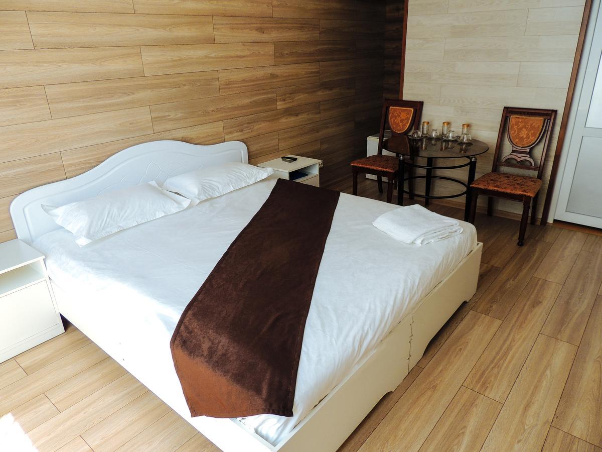 Laguna Hotel Костанай Екстериор снимка