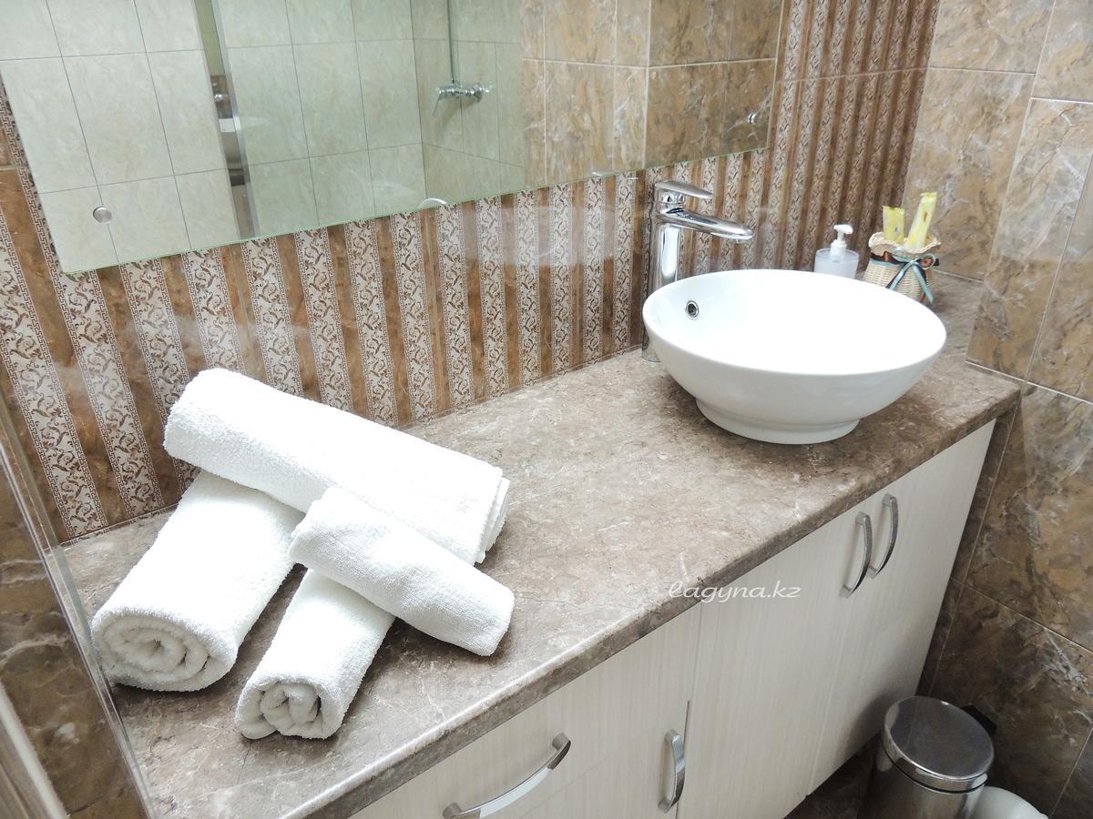 Laguna Hotel Костанай Екстериор снимка