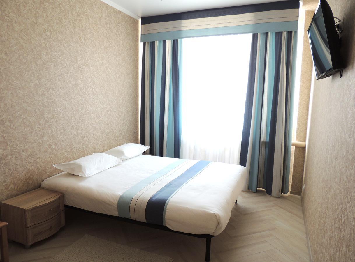 Laguna Hotel Костанай Екстериор снимка