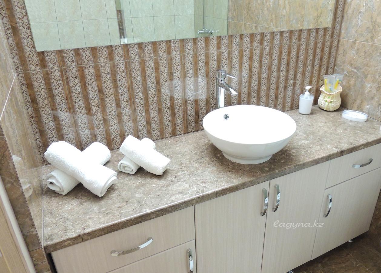 Laguna Hotel Костанай Екстериор снимка