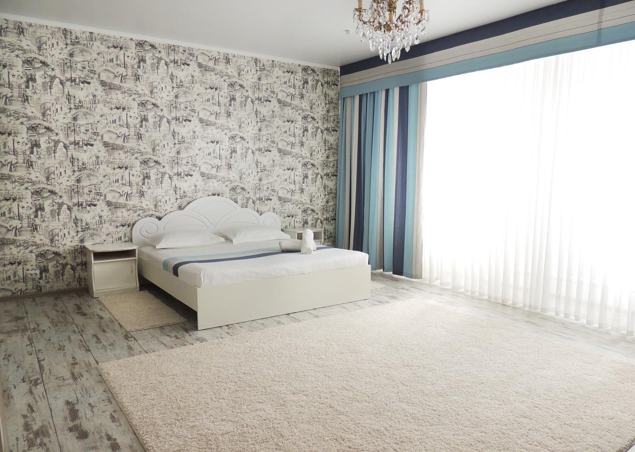 Laguna Hotel Костанай Екстериор снимка